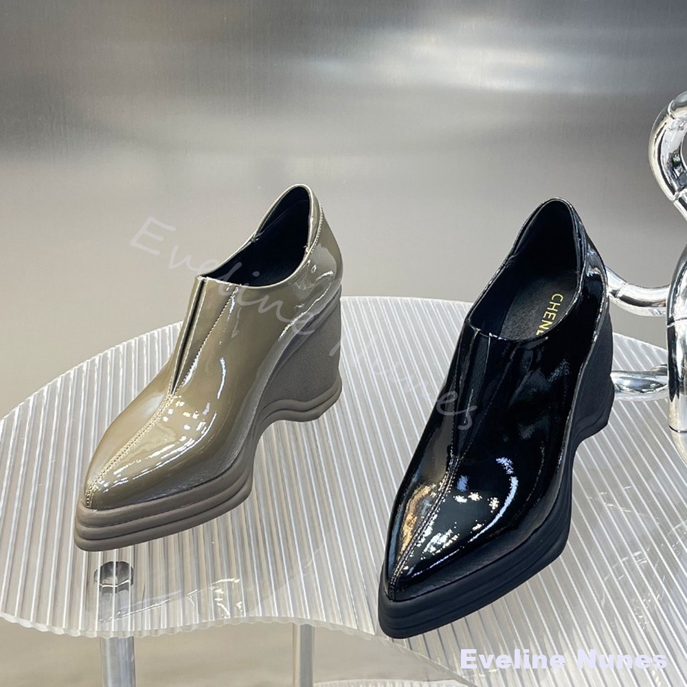 Patent Leather V Cut Pointed T - Women'S Fashion Layering ulasan dan harga