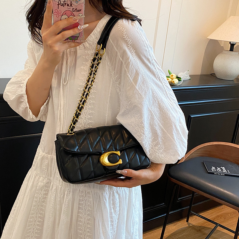 Women Quilted Leather Shoulder - Women Fashion Logo Design ulasan dan harga